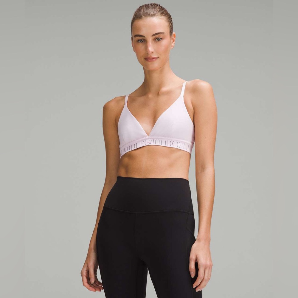 Lululemon, License to Train Triangle Bra Light Support, A/B cup
Meadowsweet Pink